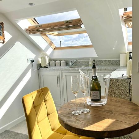 Seascape - Stylish Modern Apartment Barton on Sea Extérieur photo