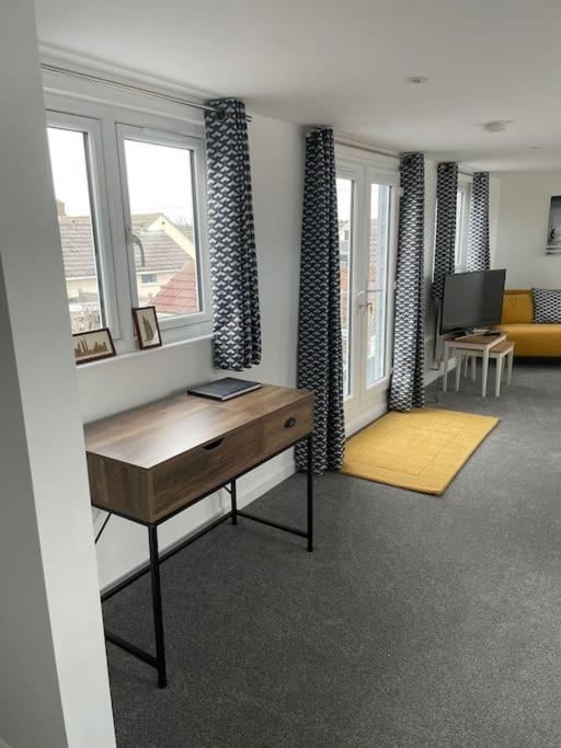 Seascape - Stylish Modern Apartment Barton on Sea Extérieur photo
