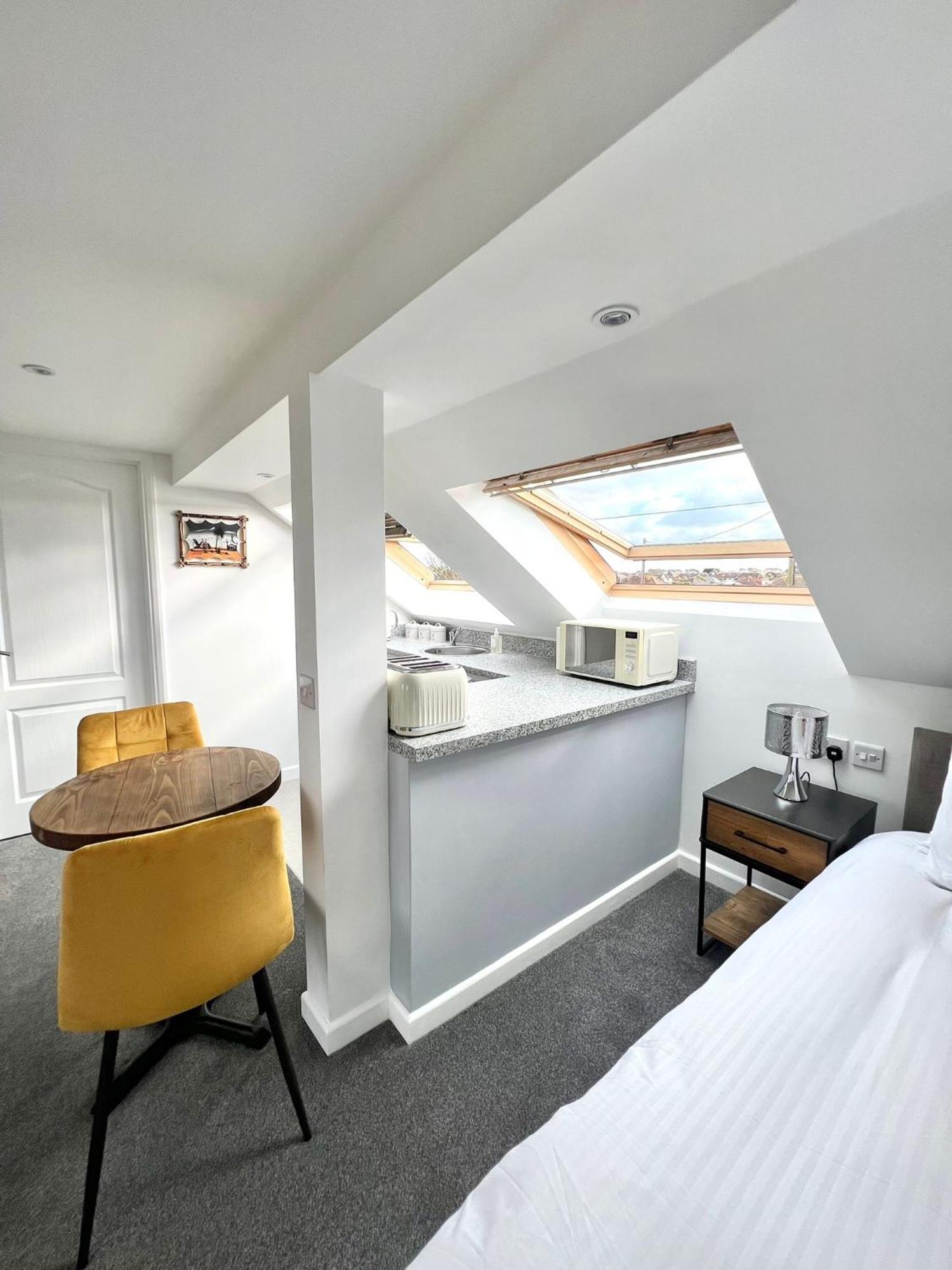 Seascape - Stylish Modern Apartment Barton on Sea Extérieur photo