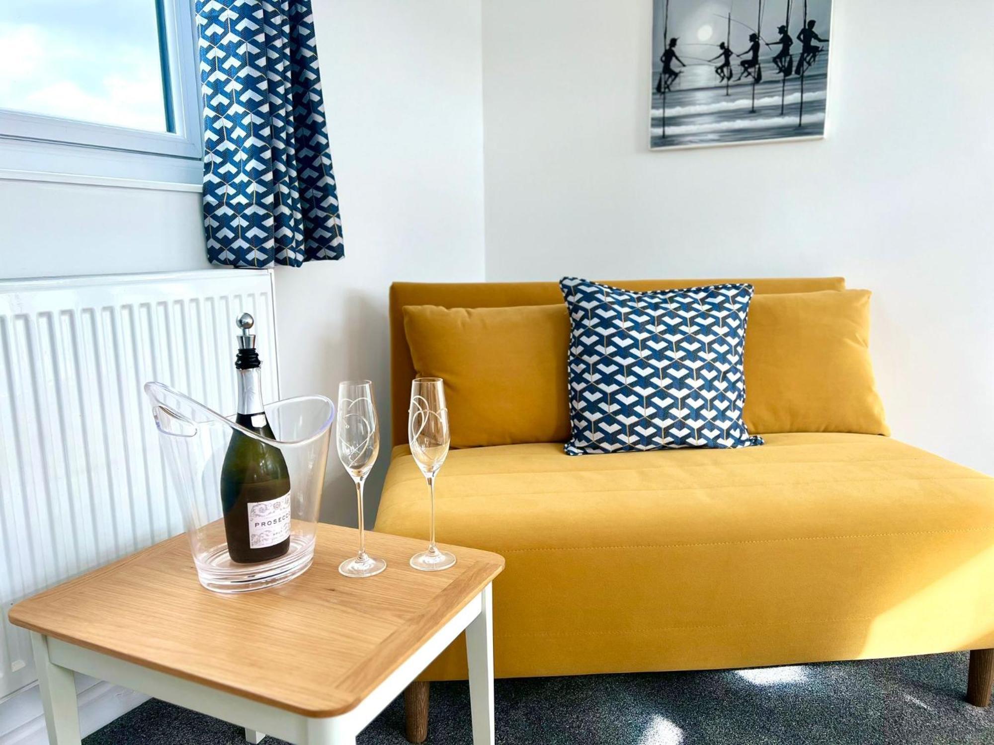Seascape - Stylish Modern Apartment Barton on Sea Extérieur photo